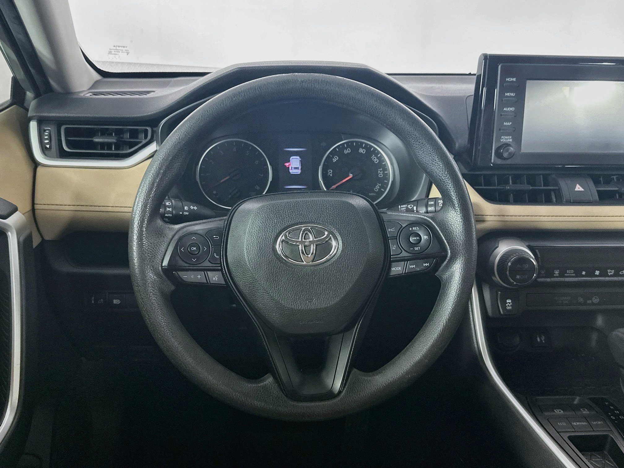 Used 2019 Toyota RAV4 XLE FWD image 18