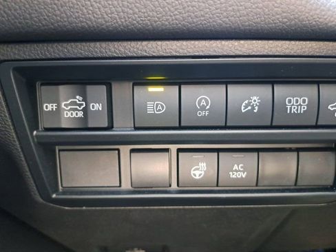 Used 2024 Toyota Tundra Limited AWD/4WD image 26
