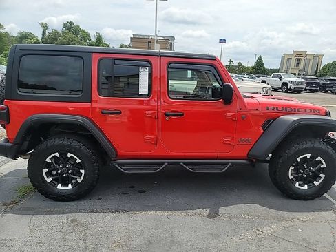 Used 2024 Jeep Wrangler Unlimited Rubicon w/ Technology Group AWD/4WD image 4