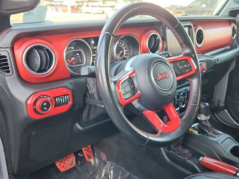 Used 2020 Jeep Gladiator Rubicon image 10