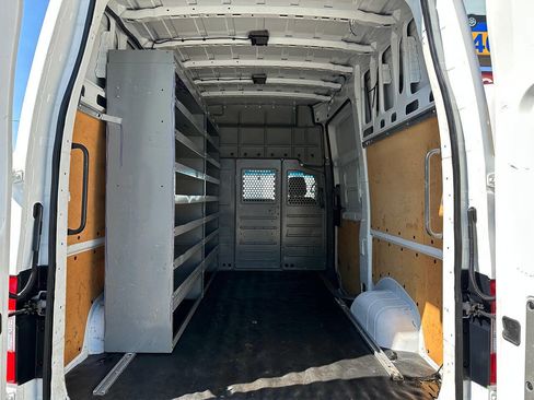 Used 2021 Nissan NV 3500 SV image 12