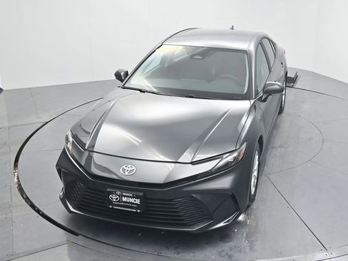 Used 2025 Toyota Camry LE image 39