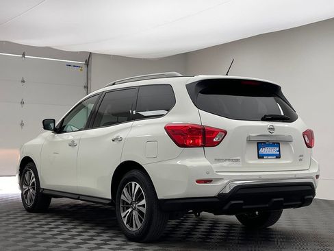 Used 2017 Nissan Pathfinder SV AWD/4WD image 10