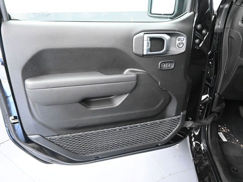 New 2026 Jeep Gladiator Sport image 18