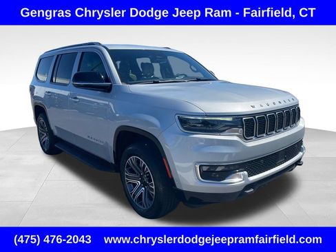 Certified 2025 Jeep Wagoneer 4WD w/ HD Trailer Tow Package image 1