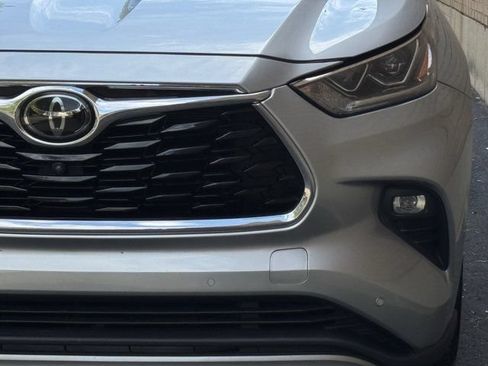 Used 2020 Toyota Highlander Platinum AWD/4WD image 37