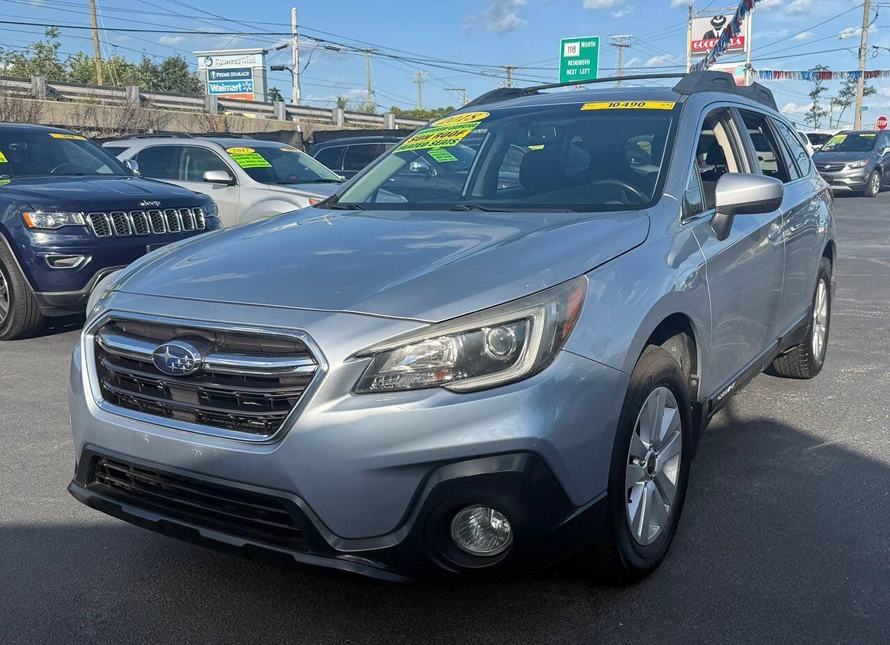 Used 2018 Subaru Outback 2.5i Premium AWD/4WD image 1