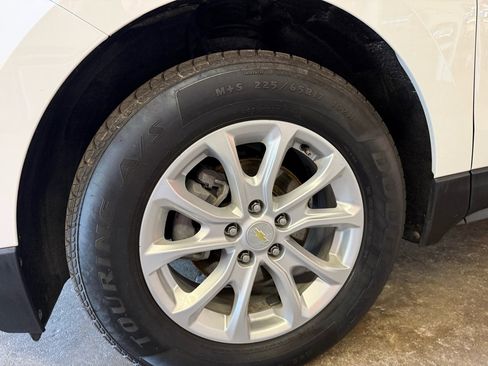 Used 2021 Chevrolet Equinox LT image 9