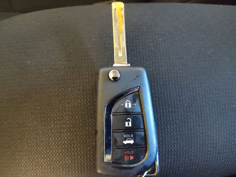 Used 2022 Toyota Corolla LE FWD image 32
