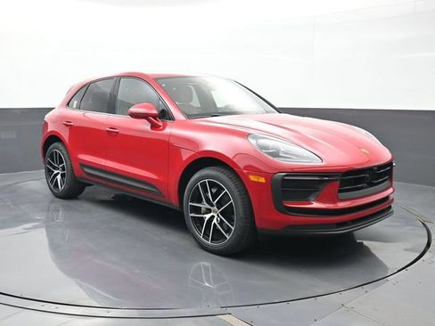 Certified 2023 Porsche Macan AWD/4WD image 24