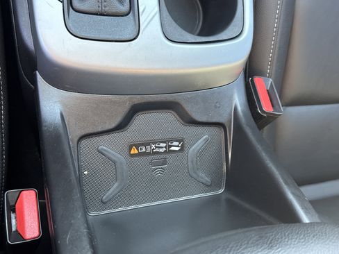 Used 2022 Chevrolet Colorado ZR2 image 37