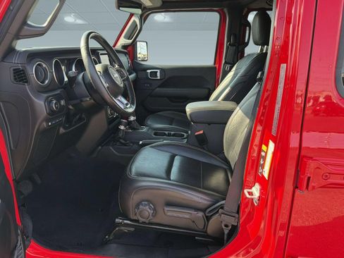 Used 2023 Jeep Wrangler Unlimited Sahara w/ Cold Weather Group AWD/4WD image 9