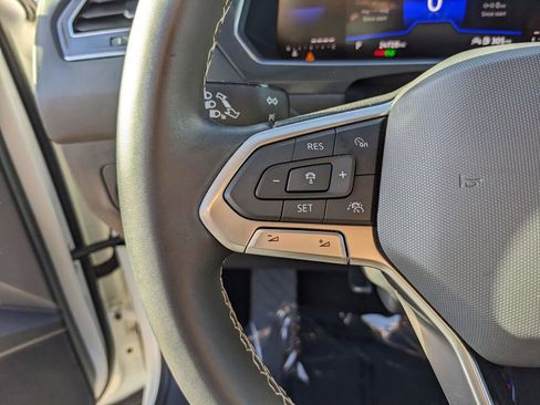 Certified 2023 Volkswagen Tiguan SE w/ Panoramic Sunroof Package image 28