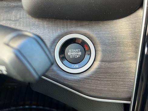 Used 2021 Jeep Grand Cherokee L Limited w/ Trailer Tow Group (B) image 25