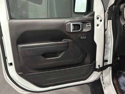 Used 2024 Jeep Wrangler Unlimited Sport AWD/4WD image 9