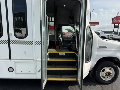 Used 2019 Ford E-450 and Econoline 450 Super Duty w/ Shuttle Bus Prep Package RWD image 3