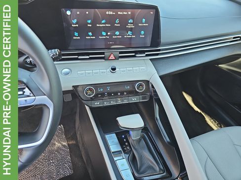 Certified 2025 Hyundai Elantra Limited image 21