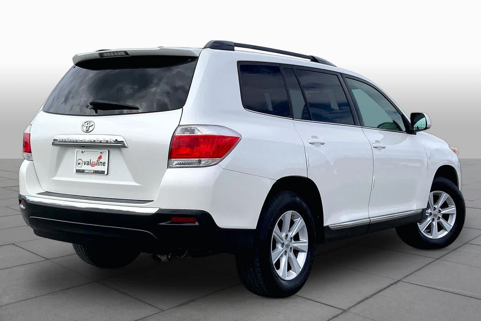 Used 2011 Toyota Highlander SE FWD image 12