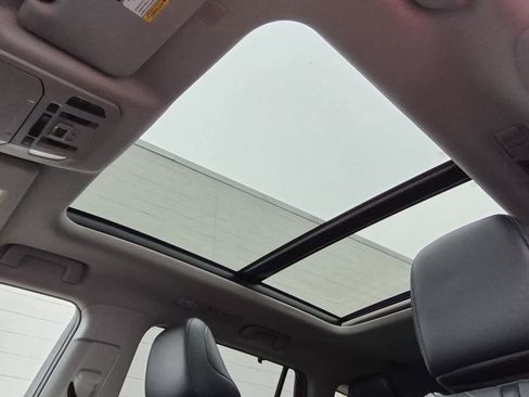 Used 2021 Toyota Highlander Platinum image 14