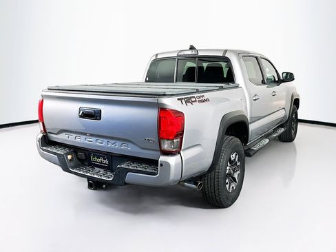 Used 2016 Toyota Tacoma TRD Off-Road image 9