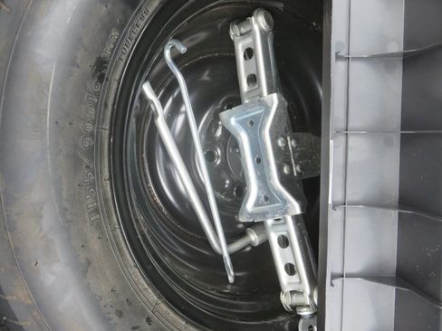 Used 2012 Nissan Rogue SV w/ Premium Pkg image 38