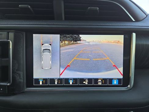 Used 2021 GMC Yukon XL Denali w/ Denali Premium Package image 29