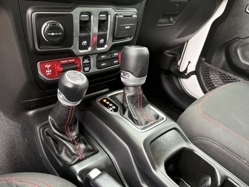 Used 2021 Jeep Wrangler Rubicon AWD/4WD image 21