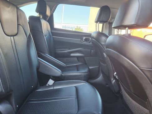 Used 2023 Kia Sorento EX image 50