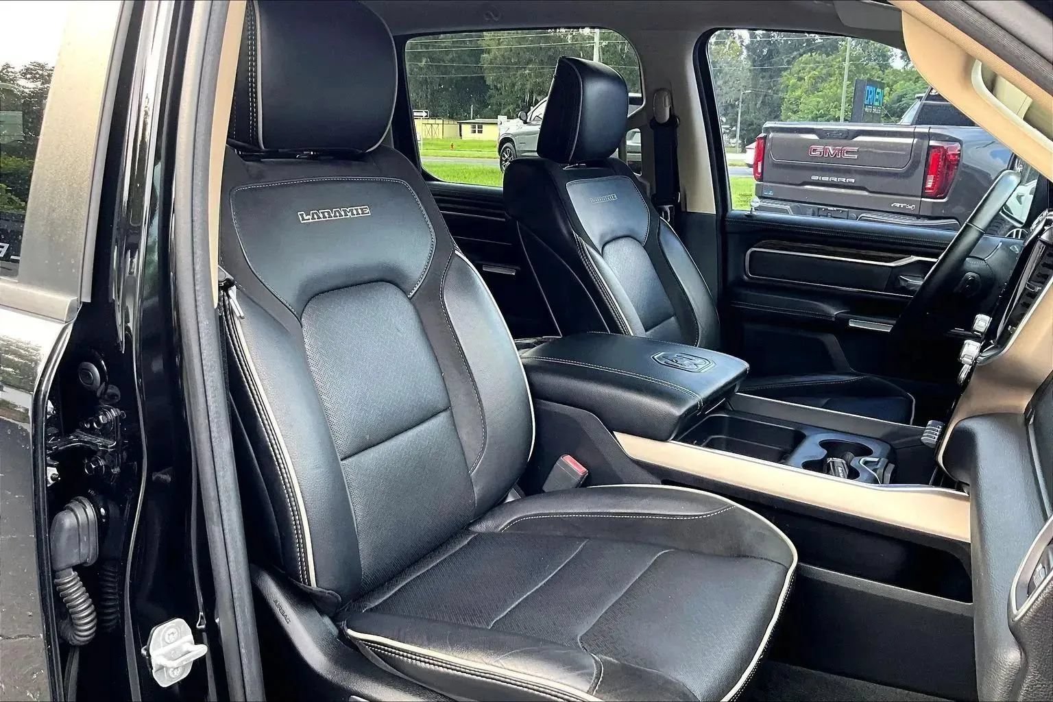 Used 2019 RAM 1500 Laramie AWD/4WD image 7