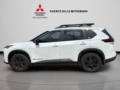 Used 2025 Nissan Rogue SV AWD/4WD image 8