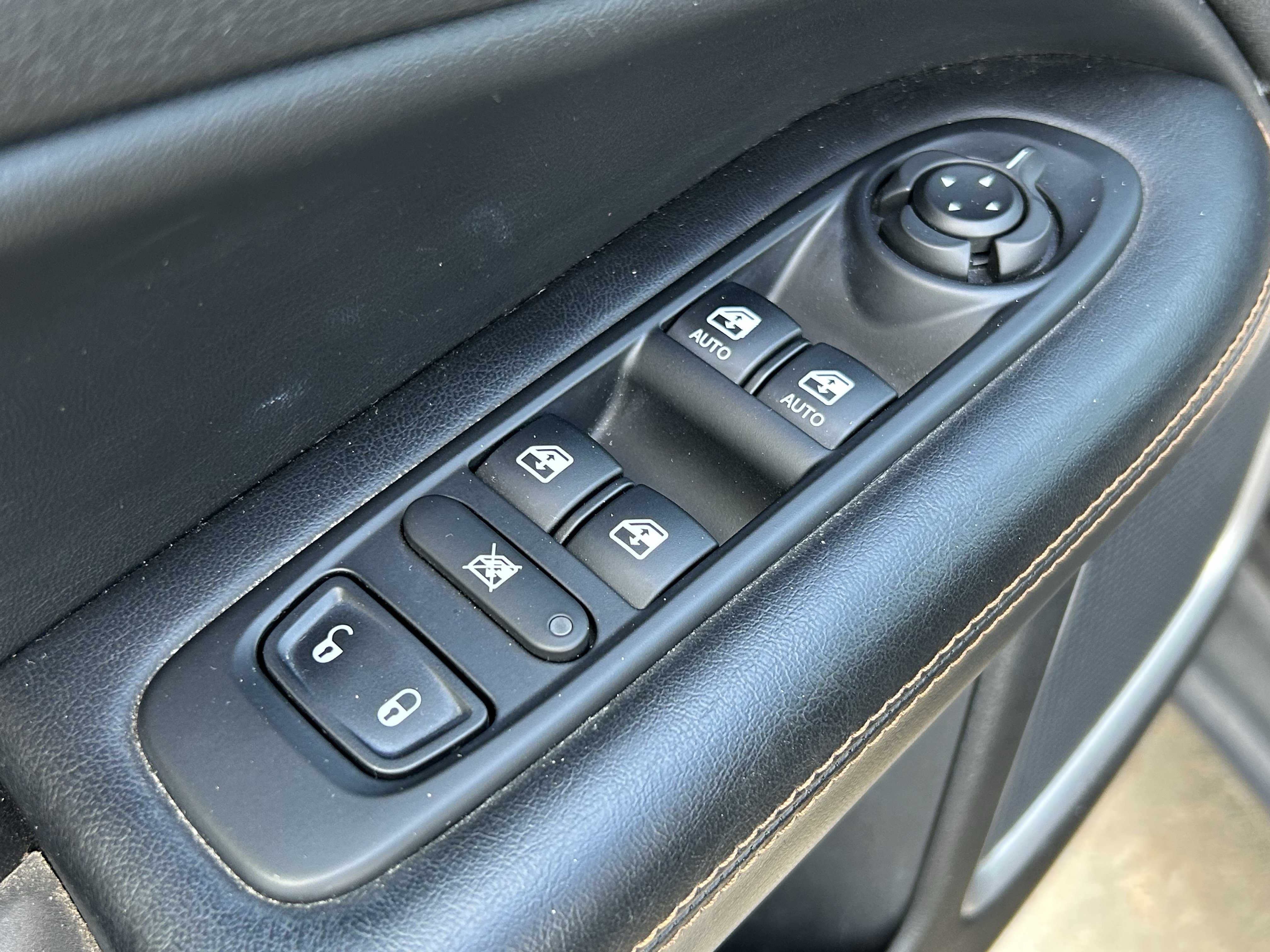 Used 2018 Jeep Compass Limited AWD/4WD image 17