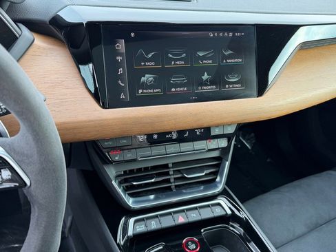 Certified 2022 Audi e-tron GT Premium Plus image 28