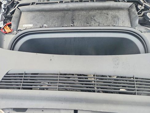Used 2023 Tesla Model Y AWD image 9