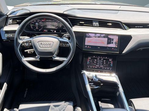 Used 2024 Audi Q8 e-tron Prestige AWD/4WD image 28