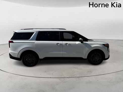 New 2026 Kia Carnival EX image 3