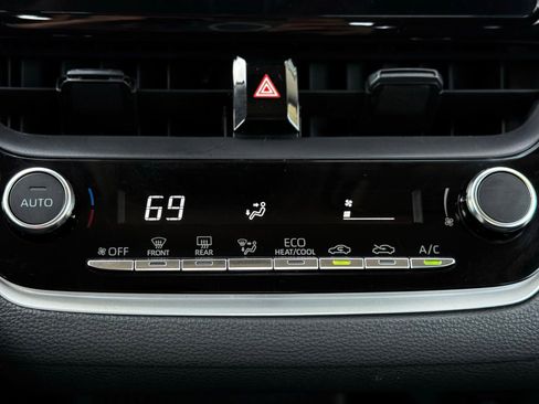 Used 2024 Toyota Corolla LE image 30