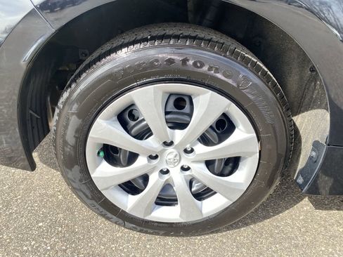 Used 2025 Toyota Corolla LE image 17