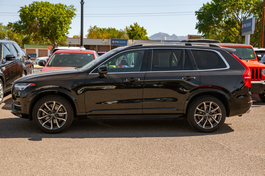 Used 2017 Volvo XC90 T6 Momentum w/ Vision Package AWD/4WD image 8