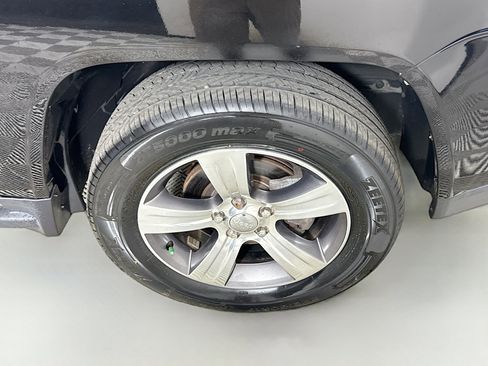 Used 2017 Jeep Compass High Altitude image 30