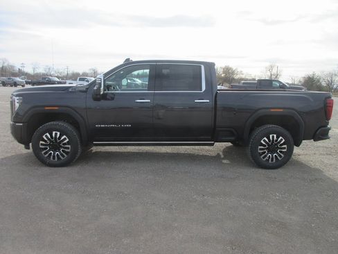 New 2026 GMC Sierra 2500 Denali Ultimate image 10
