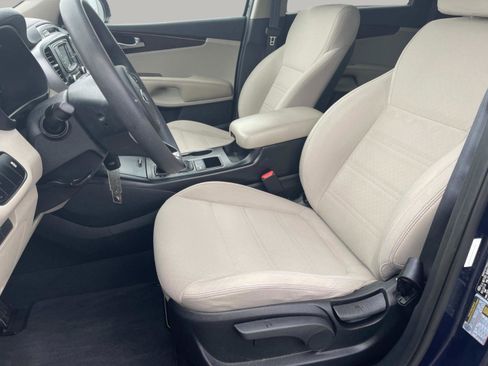 Used 2017 Kia Sorento FWD image 21