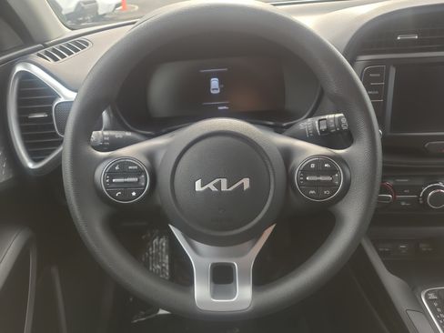 Used 2023 Kia Soul LX FWD image 21