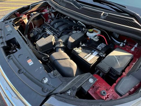 Used 2018 Ford Explorer XLT w/ Equipment Group 202A image 44