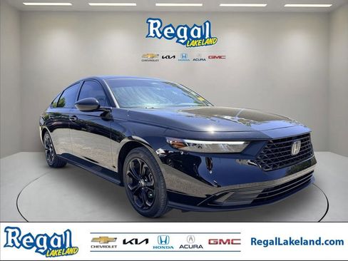 Used 2025 Honda Accord SE image 1