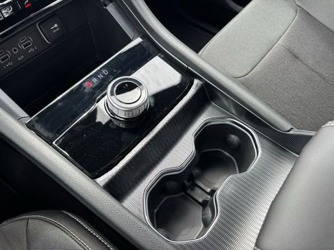 New 2026 Jeep Grand Cherokee Laredo AWD/4WD image 19