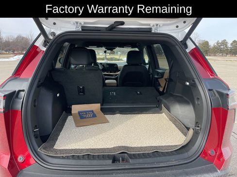 Used 2025 Chevrolet Equinox ACTIV image 8