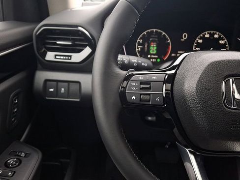 Certified 2025 Honda Pilot Touring image 22