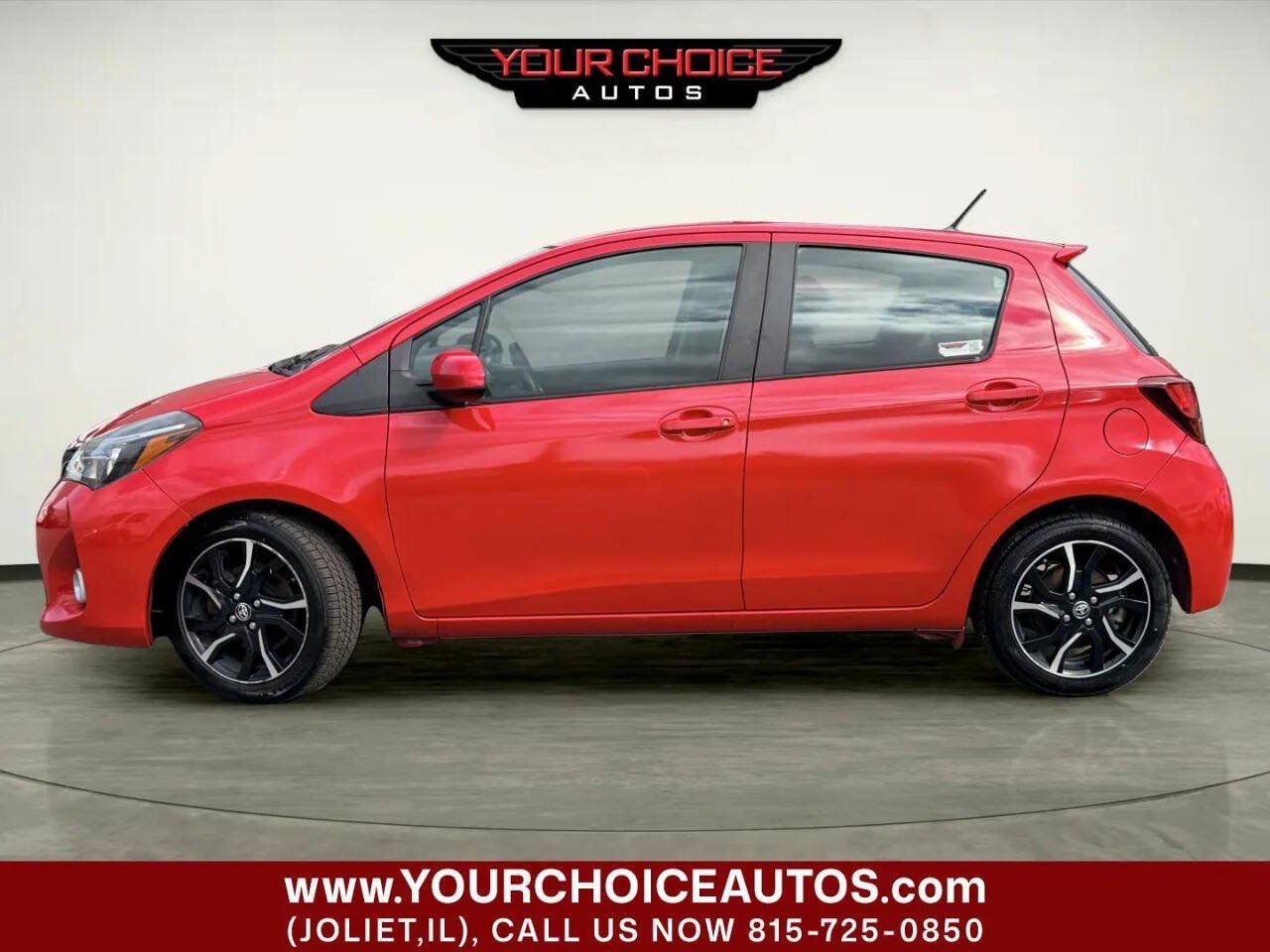 Used 2015 Toyota Yaris SE FWD image 2