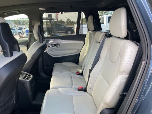 Used 2022 Volvo XC90 T8 R-Design w/ Advanced Package image 24