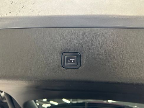 Used 2019 Chevrolet Traverse LT AWD/4WD image 32